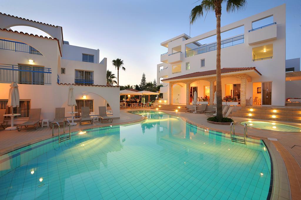 Petrosana Hotel Apartments Ayia Napa Esterno foto