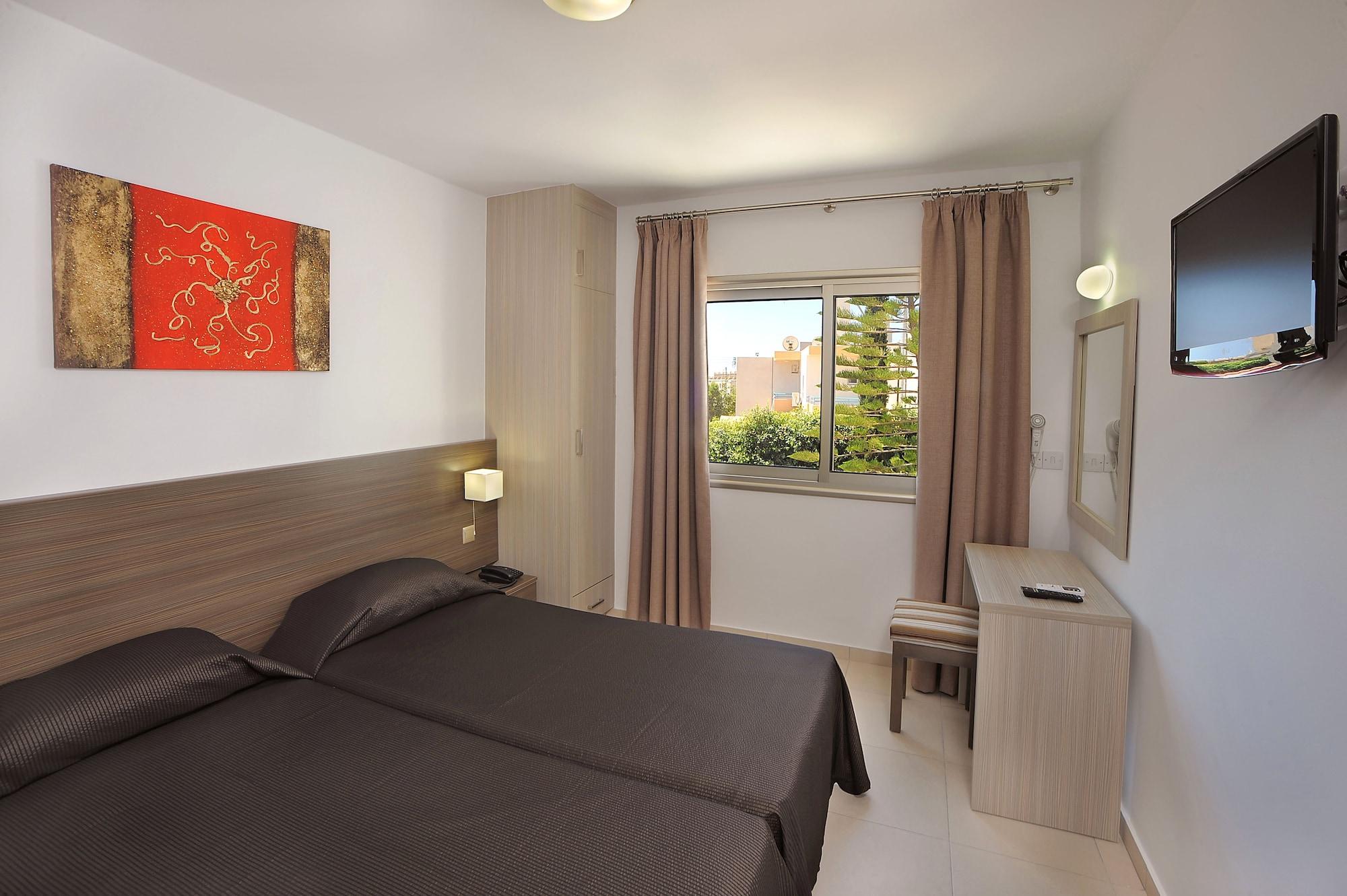Petrosana Hotel Apartments Ayia Napa Esterno foto