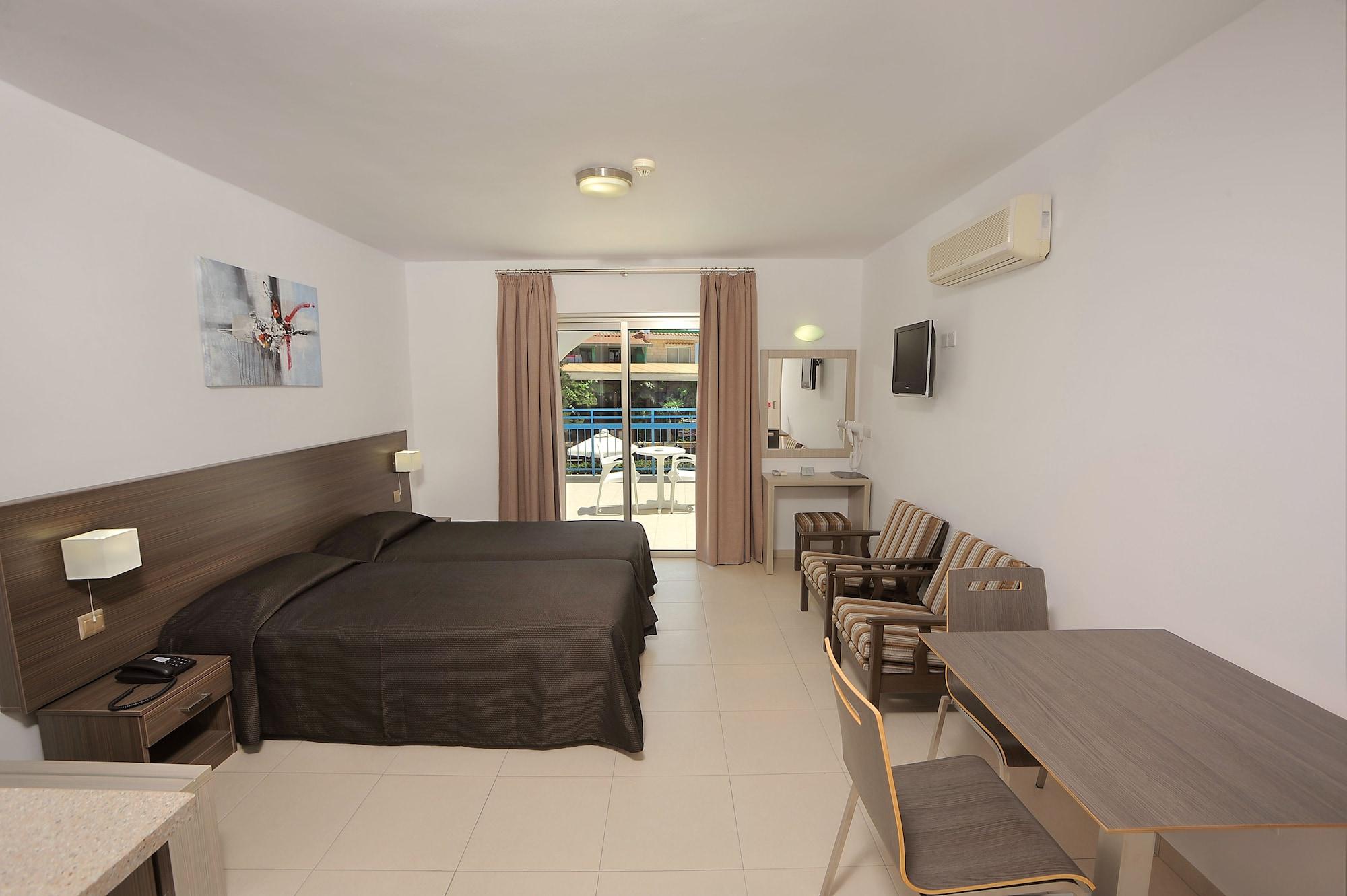 Petrosana Hotel Apartments Ayia Napa Esterno foto