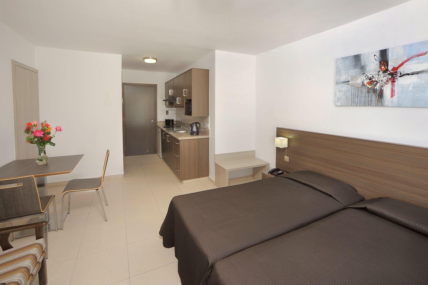 Petrosana Hotel Apartments Ayia Napa Esterno foto