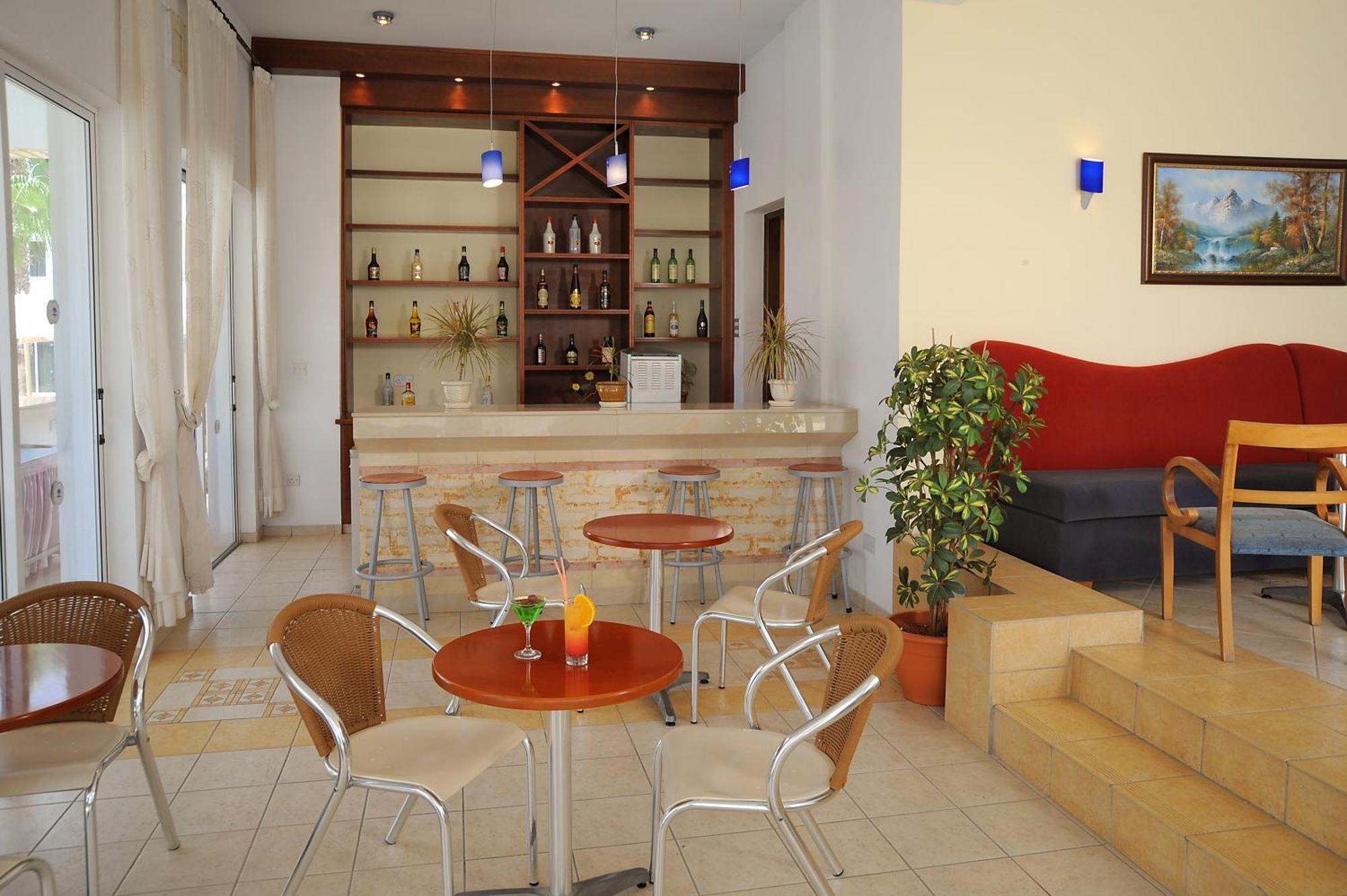 Petrosana Hotel Apartments Ayia Napa Esterno foto