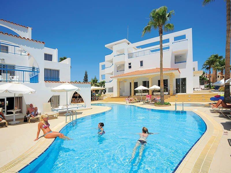 Petrosana Hotel Apartments Ayia Napa Esterno foto