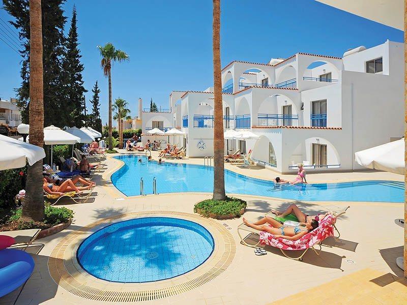 Petrosana Hotel Apartments Ayia Napa Esterno foto