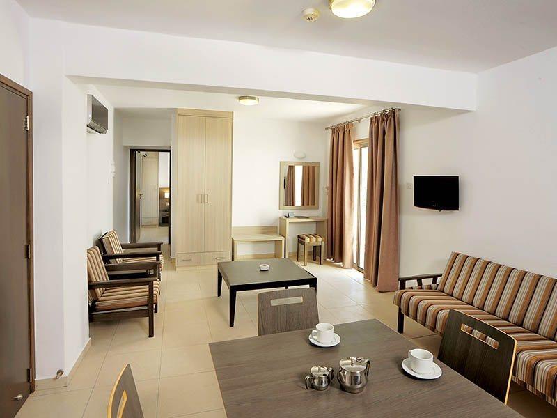 Petrosana Hotel Apartments Ayia Napa Esterno foto