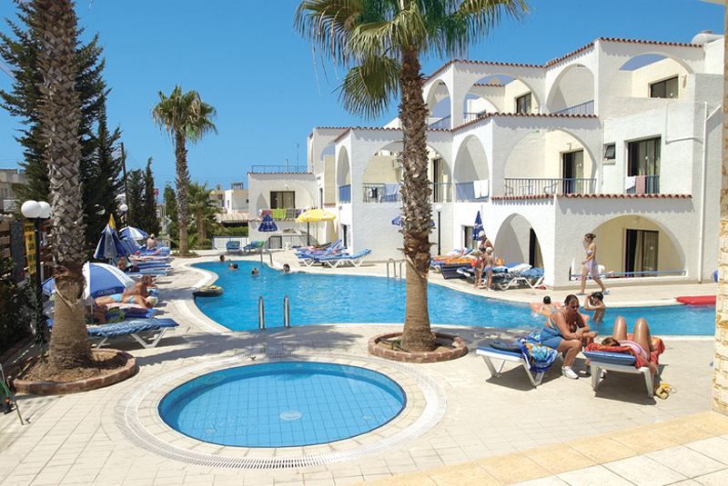 Petrosana Hotel Apartments Ayia Napa Esterno foto