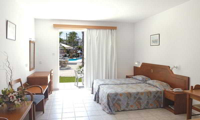 Petrosana Hotel Apartments Ayia Napa Esterno foto