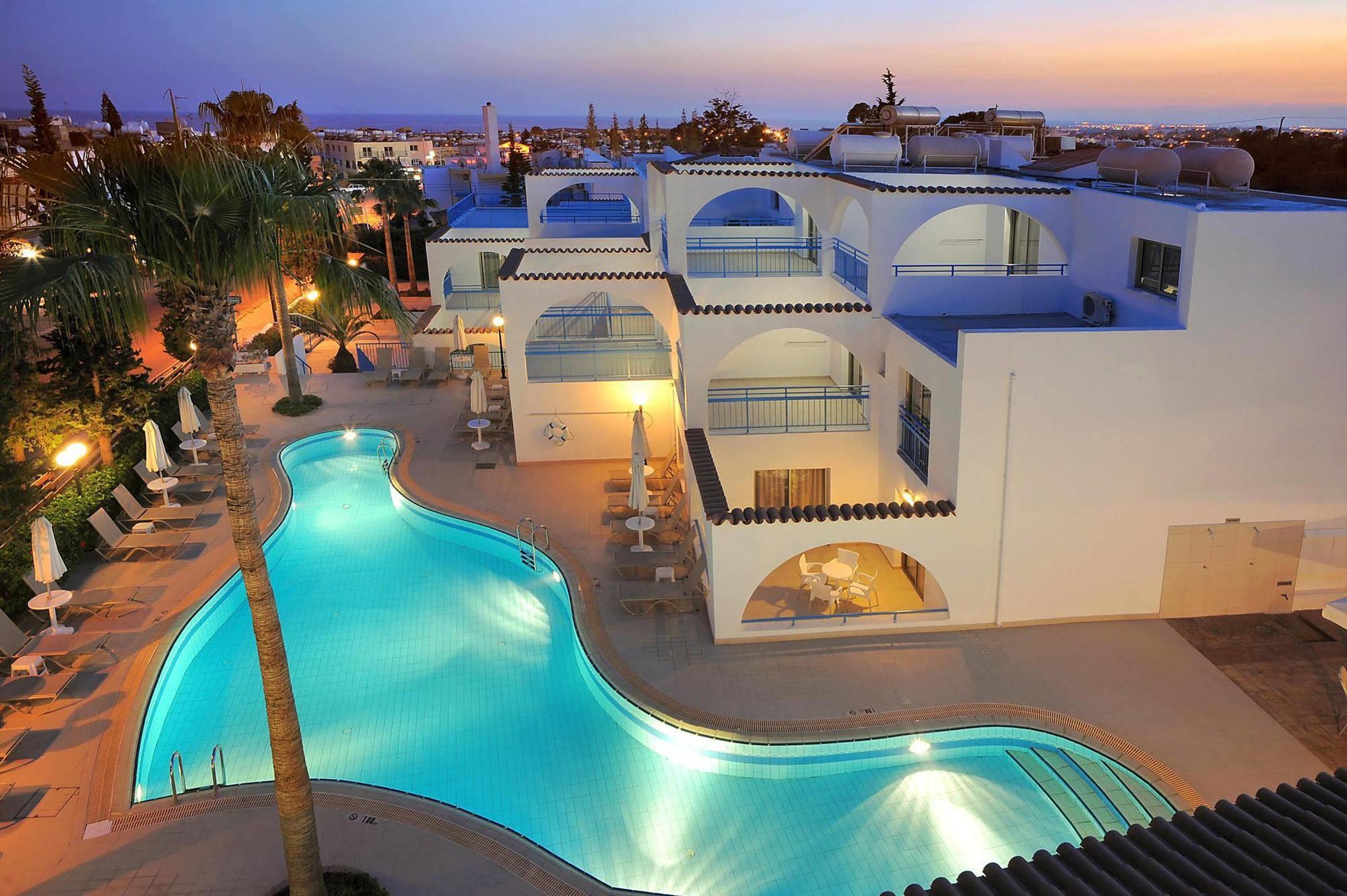 Petrosana Hotel Apartments Ayia Napa Esterno foto