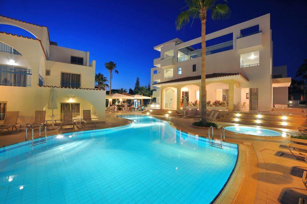 Petrosana Hotel Apartments Ayia Napa Esterno foto